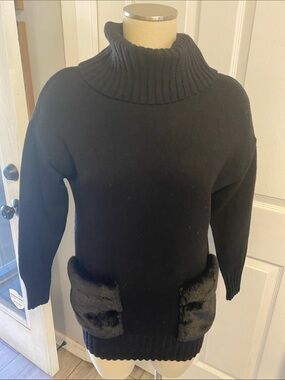 Love Token Black Turtleneck Sweater with Faux-Fur PocketsSize XS